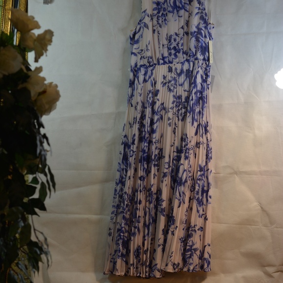 Nordstrom Long Floral Chiffon like flowing Roman Style dress. NWT SZ 14 - Picture 3 of 14